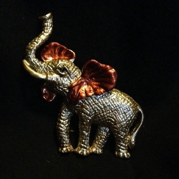 (L1) Elephant Brooch - Picture 5 of 5